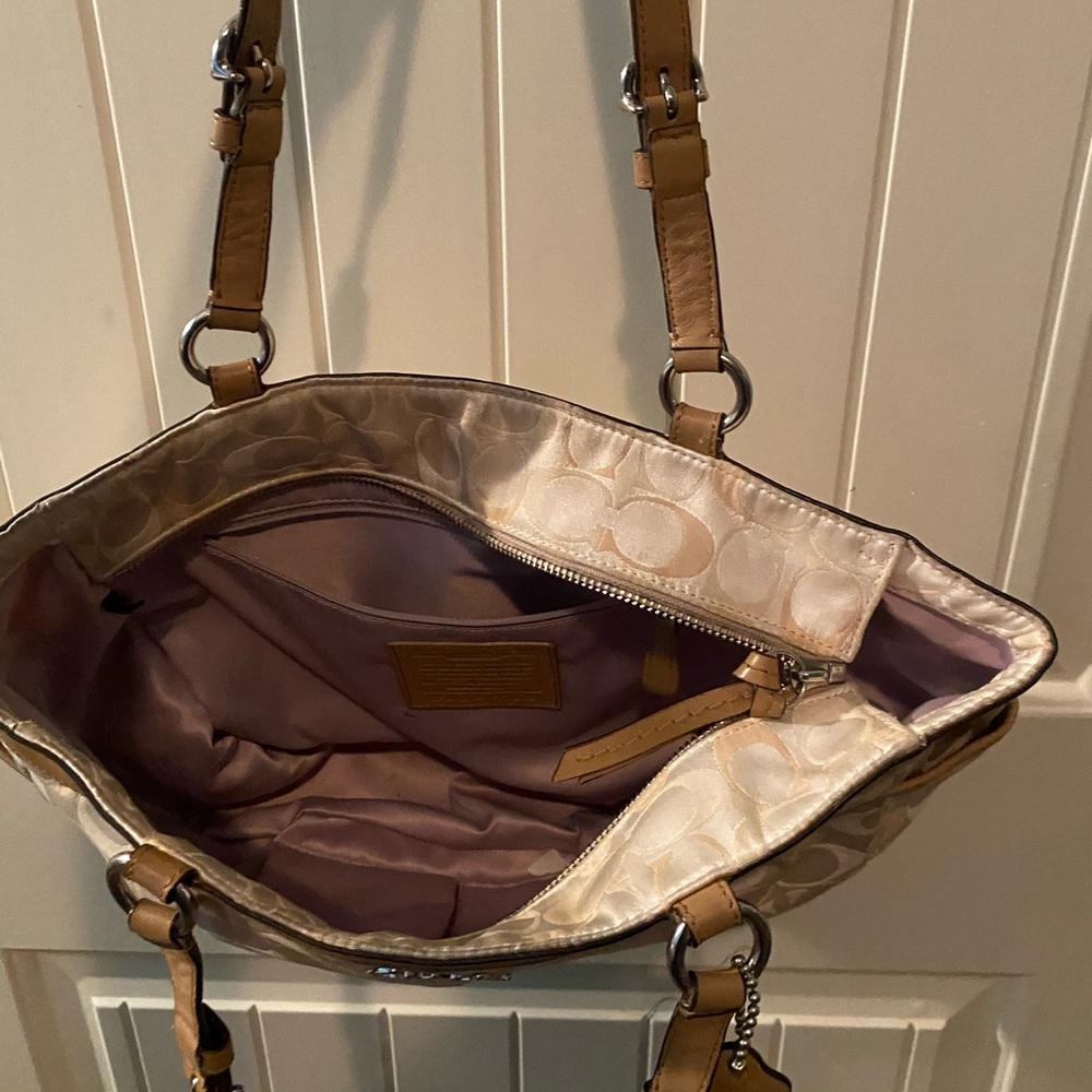 Large Coach Bag - Picture 3 of 3